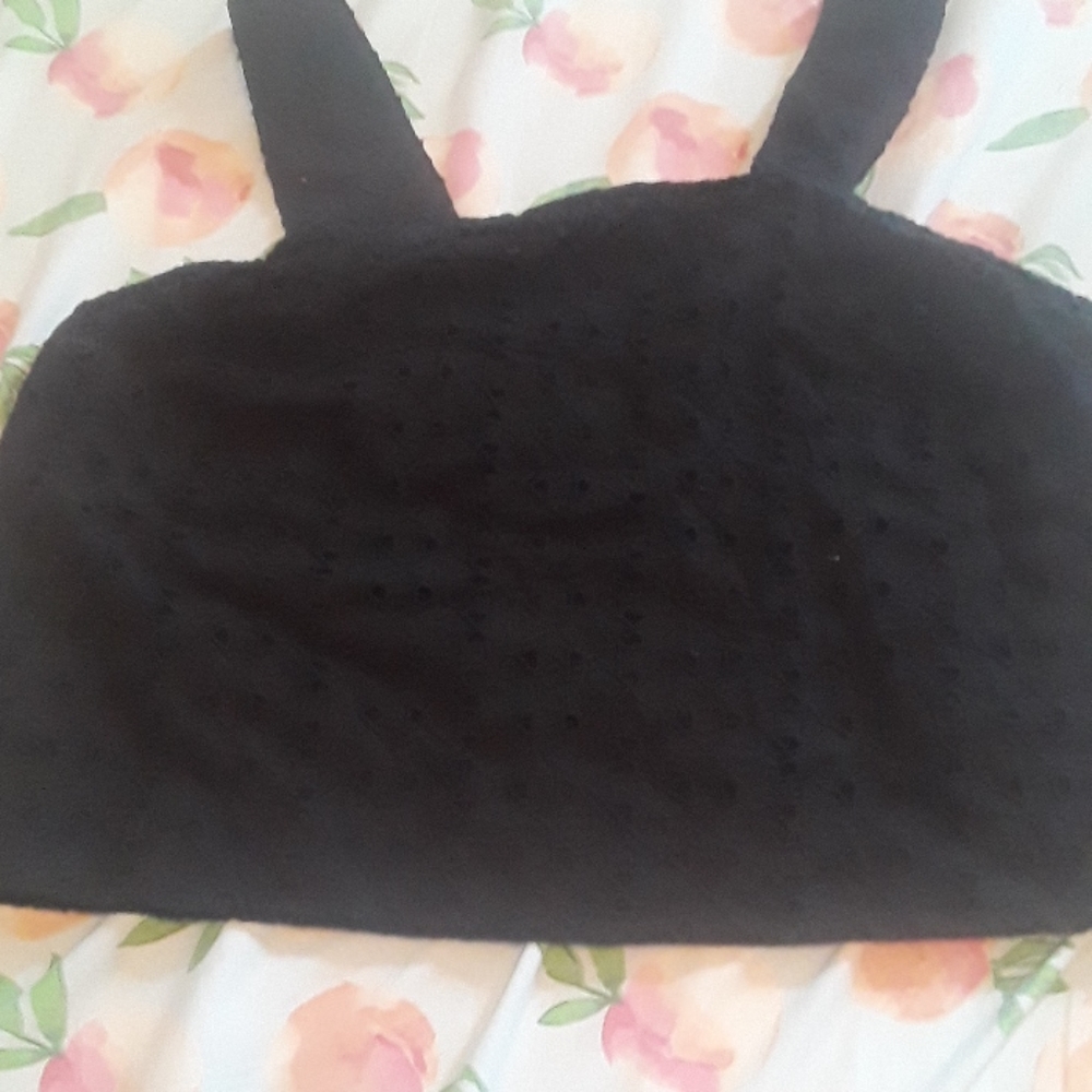 Black eyelet zip up crop top